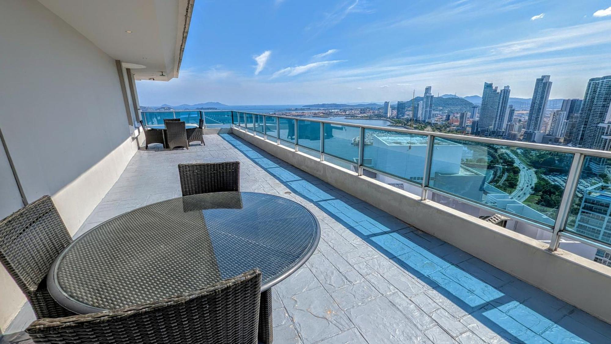 Yc 3602 L Apartamento 2Br En Av Balboa Панама Экстерьер фото